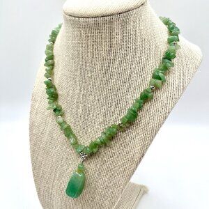 VTG 90s Green Aventurine Chip Stone Bead Necklace Pendant Boho Earth Retro
